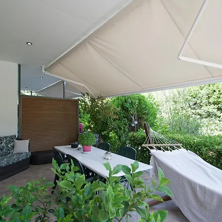 Apartment Nina's House