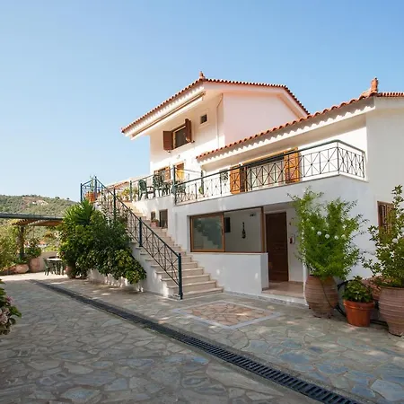 Apartment Nina's House