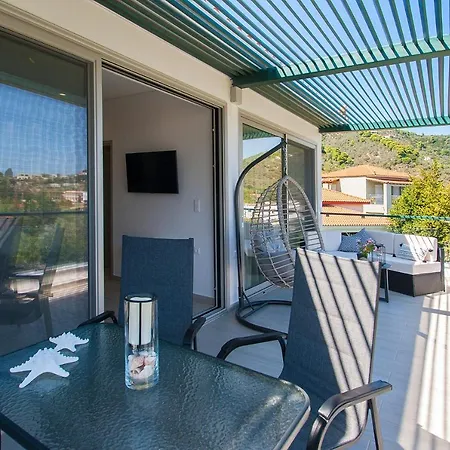 Nina's House * Achladies