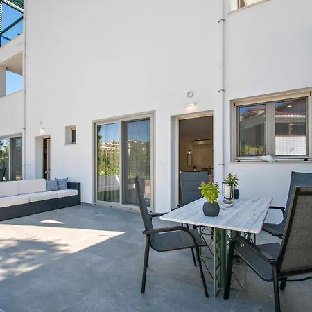 Nina's House *