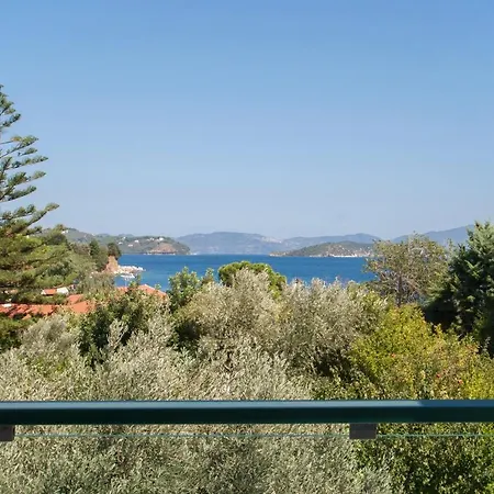 アパート Nina's House