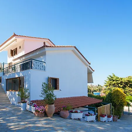 Nina's House *