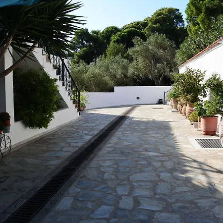 Nina's House アパート